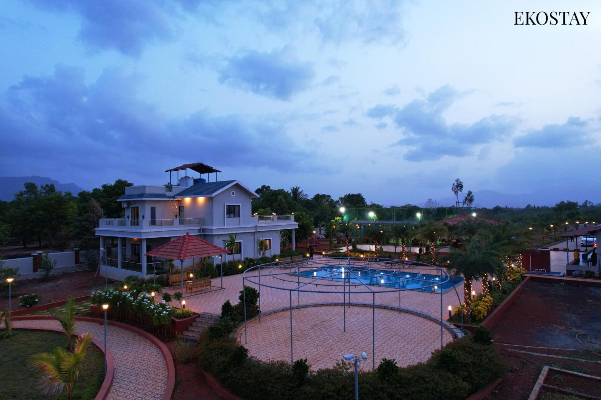 Ekostay Gold Palm Estate I Cricket Turf I Rain Dance I 2 Acre Property Karjat Extérieur photo