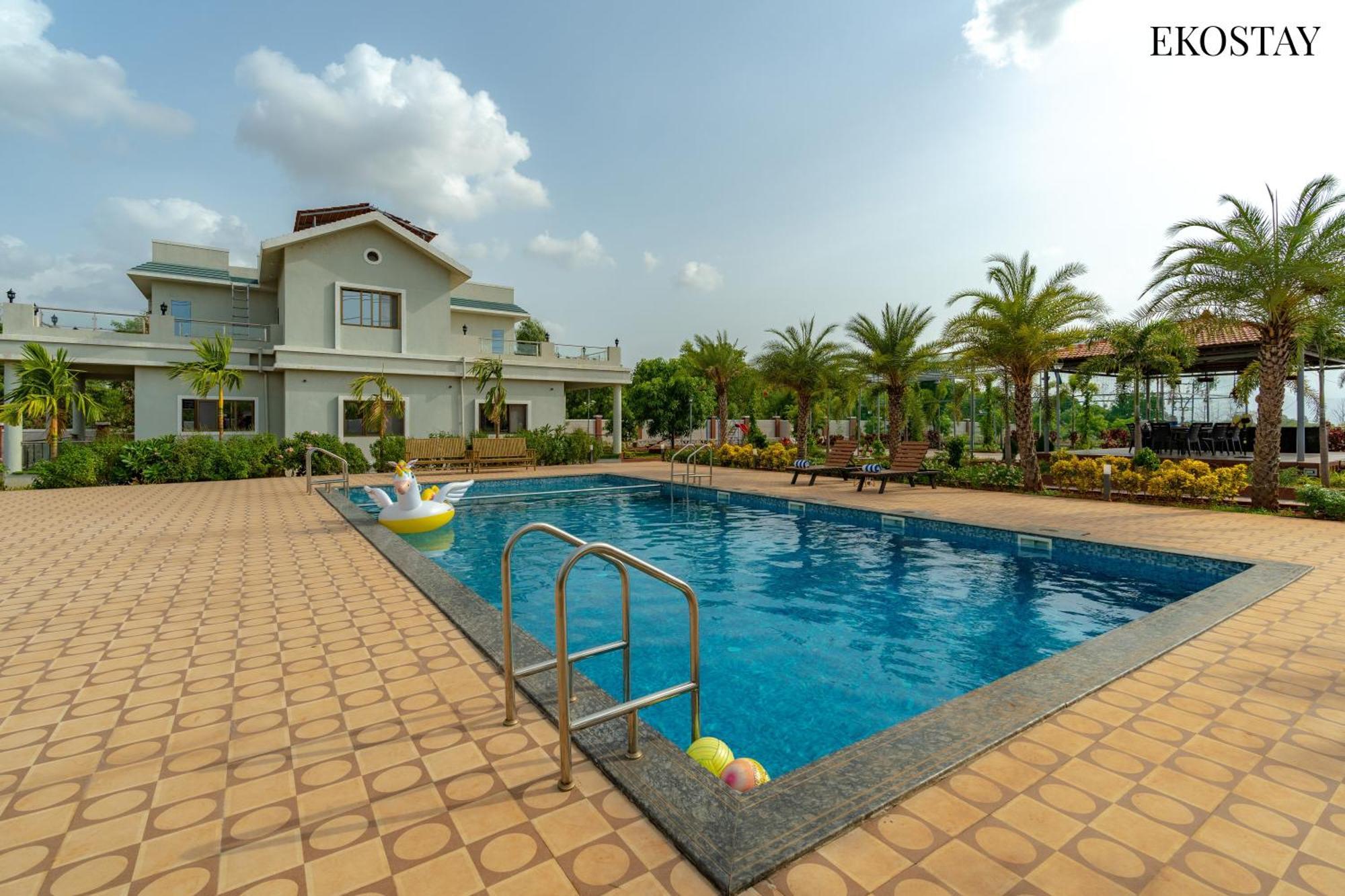 Ekostay Gold Palm Estate I Cricket Turf I Rain Dance I 2 Acre Property Karjat Extérieur photo