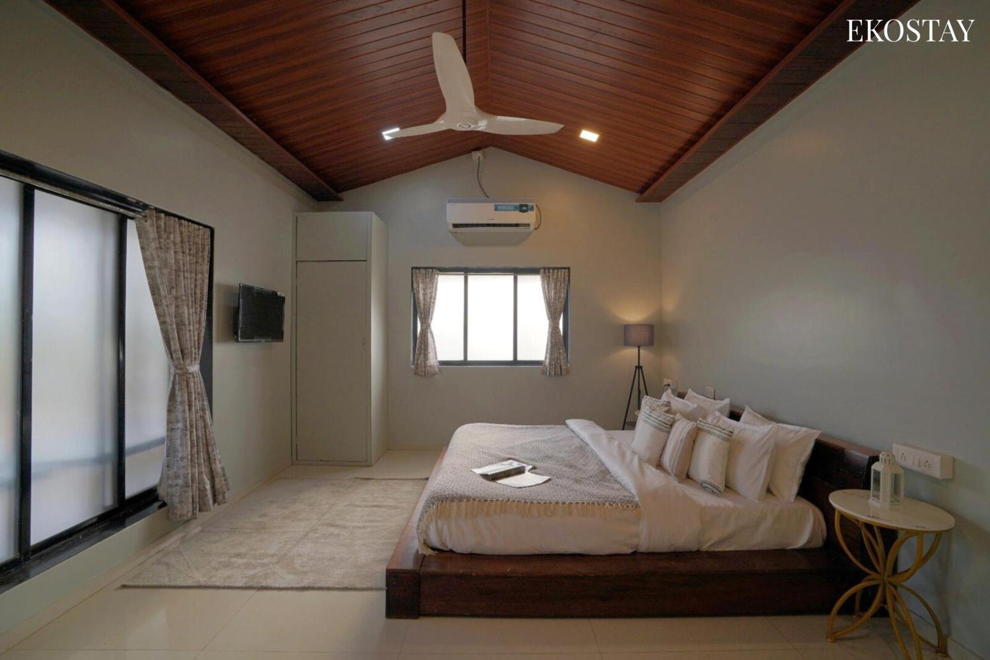 Ekostay Gold Palm Estate I Cricket Turf I Rain Dance I 2 Acre Property Karjat Extérieur photo