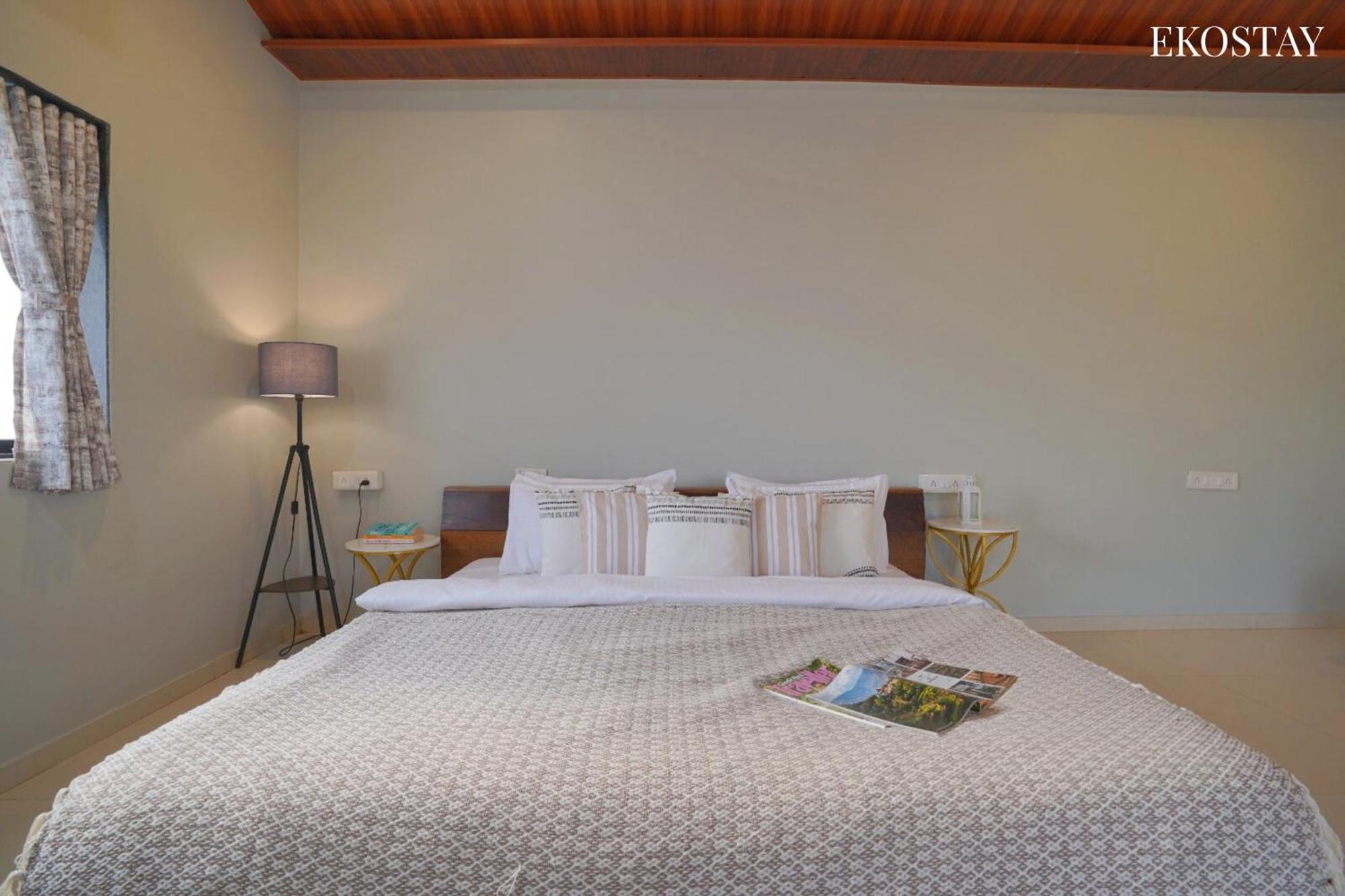 Ekostay Gold Palm Estate I Cricket Turf I Rain Dance I 2 Acre Property Karjat Extérieur photo