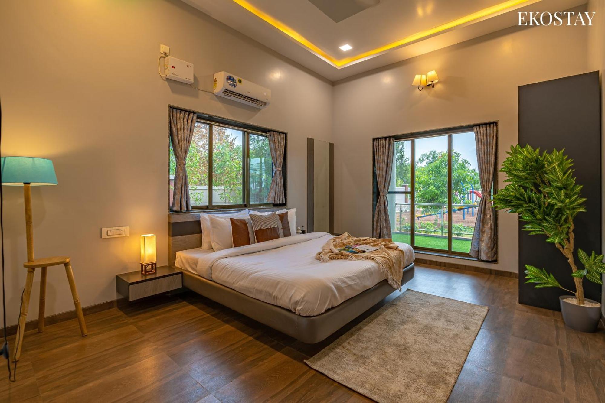 Ekostay Gold Palm Estate I Cricket Turf I Rain Dance I 2 Acre Property Karjat Extérieur photo
