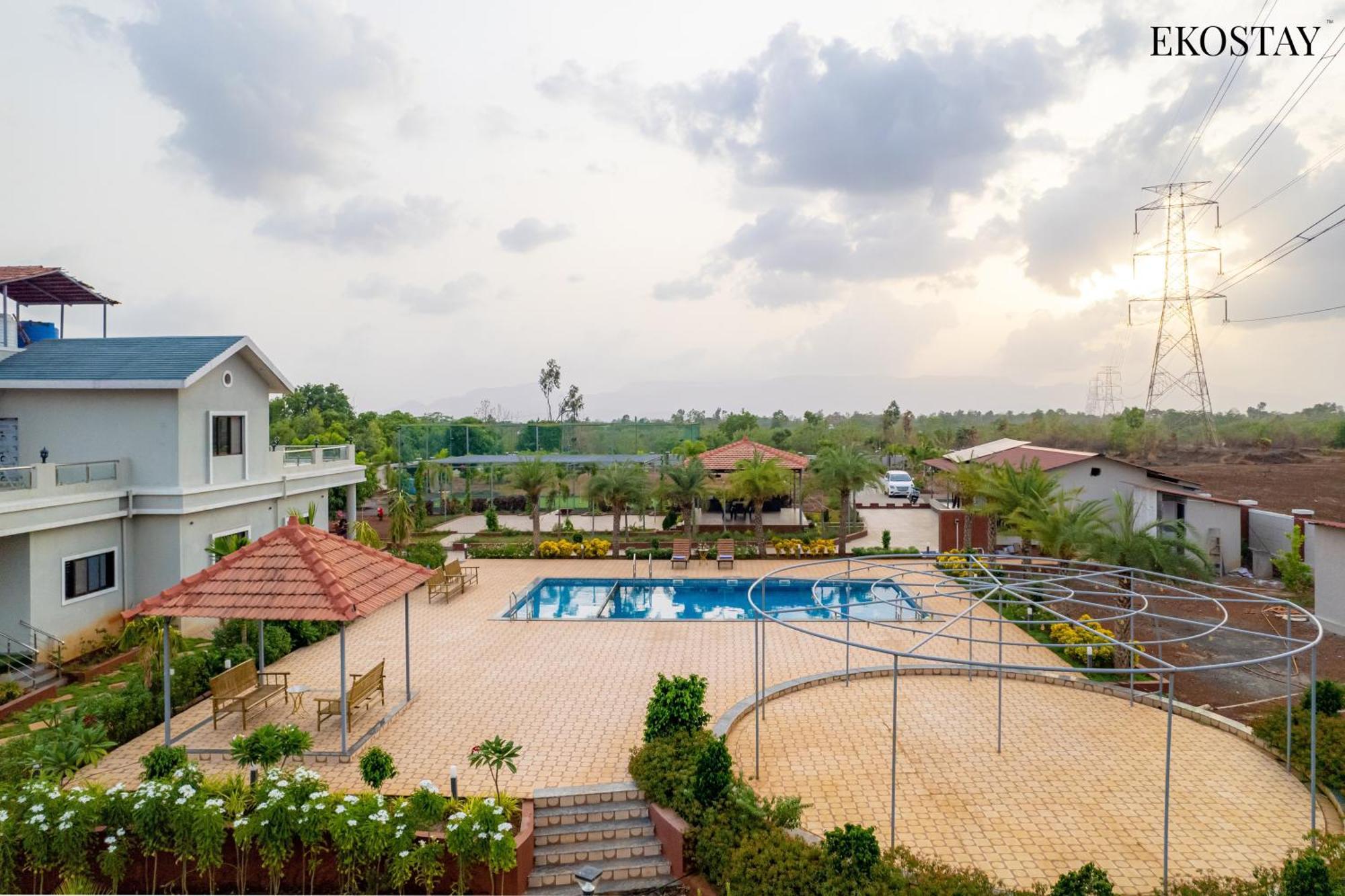 Ekostay Gold Palm Estate I Cricket Turf I Rain Dance I 2 Acre Property Karjat Extérieur photo